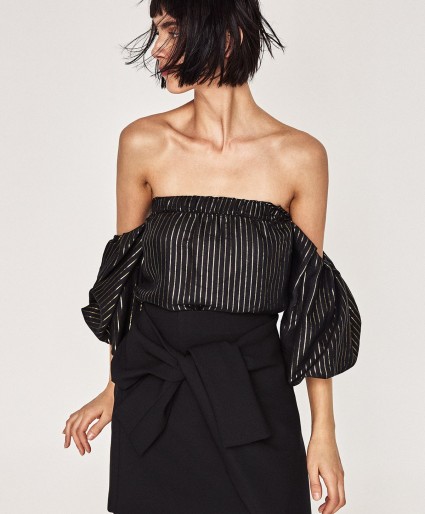OFF-THE-SHOULDER TOP